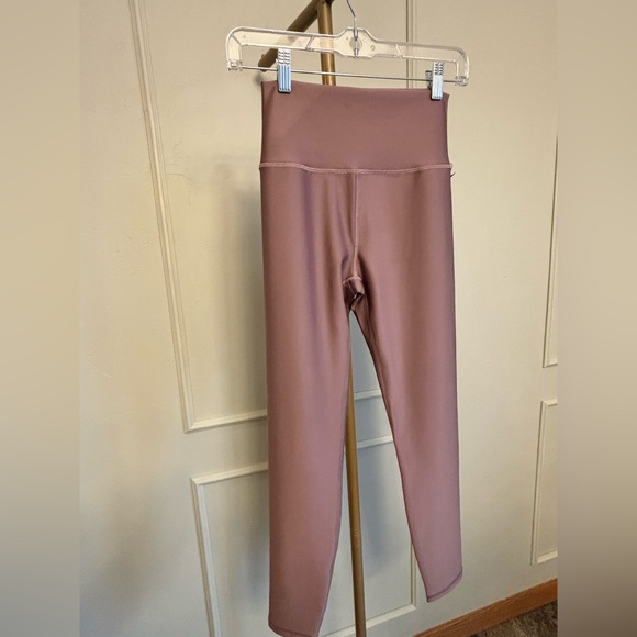 ALO Airlift High Waist NWT Medium Yoga Legging- Wild mushroom color MSRP $134 - Picture 4 of 6